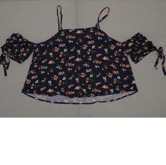 NWOT Women's Off Shoulder Strap Crop Top Blouse - Picture 3 of 4